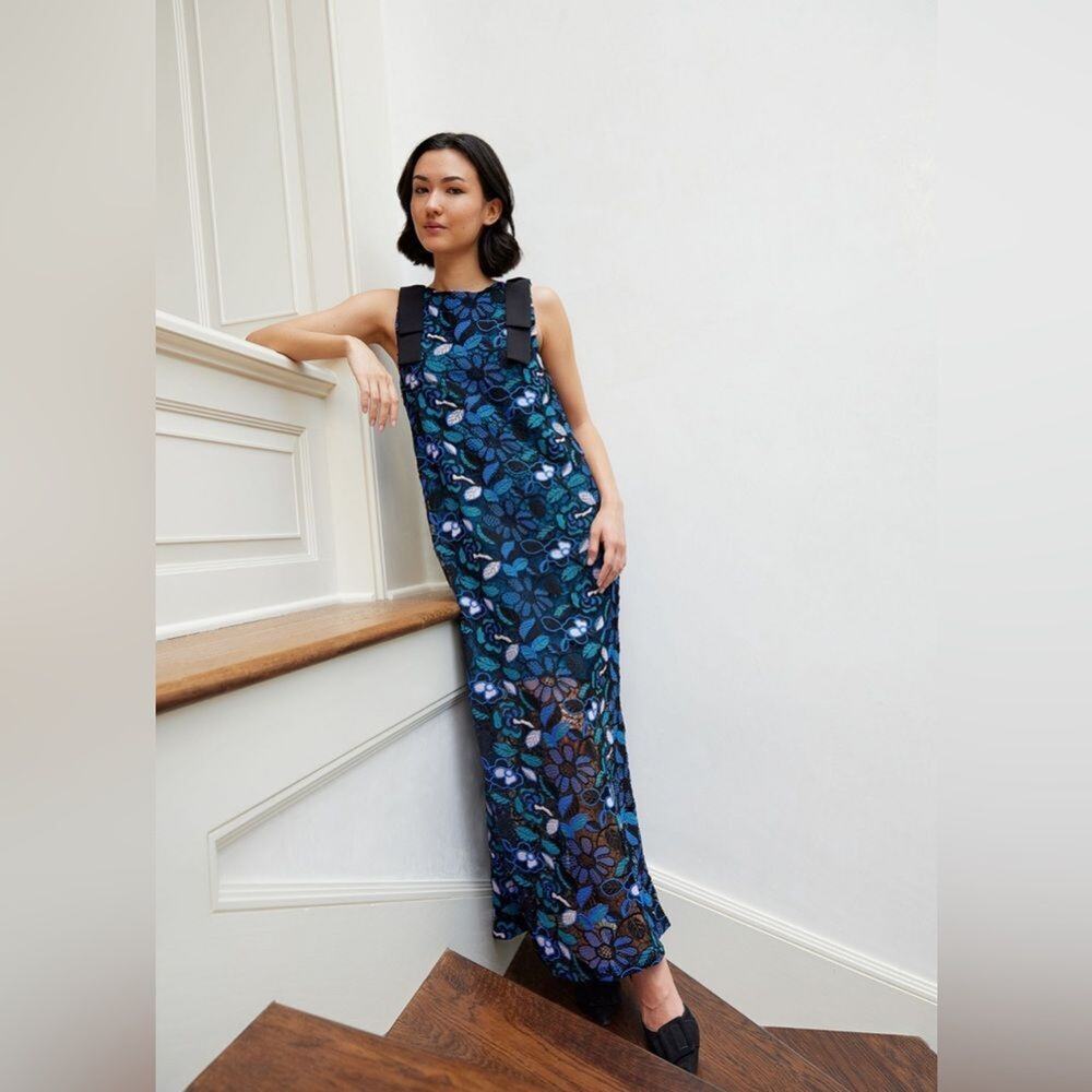 Abbey Glass Michelle Gown Blue Daisy Floral Lace Size S